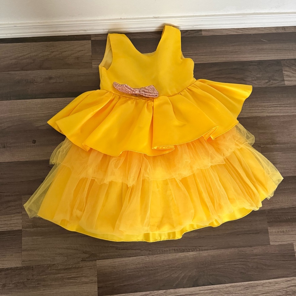 SHEIN Vibrant Yellow Fabric - Picture 2 of 9